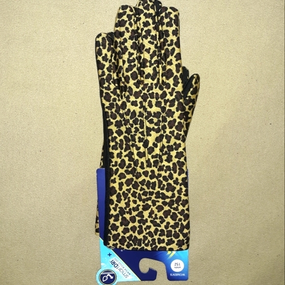 SALEβΌοΈπ₯°π§€Leopard Isotoner Gloves!π - Picture 7 of 12